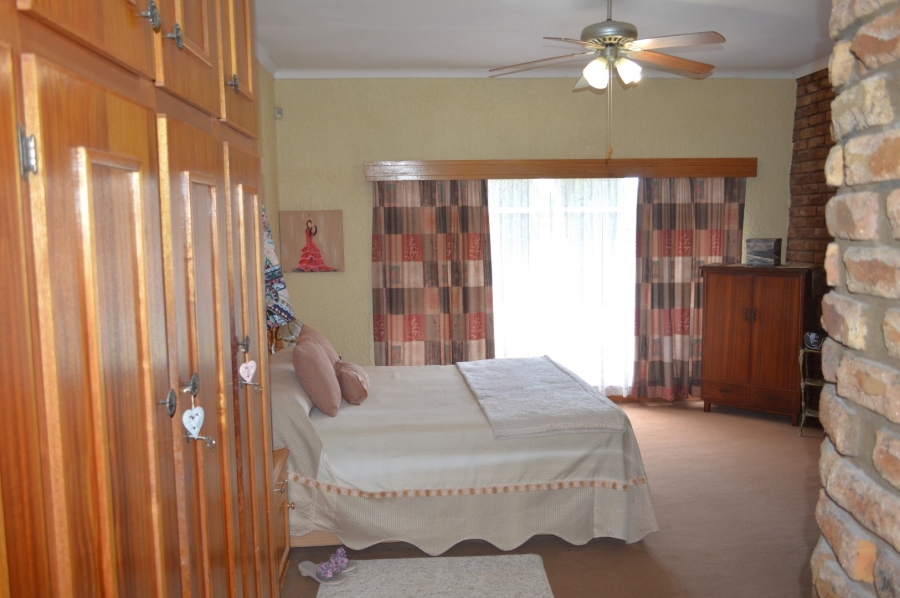 5 Bedroom Property for Sale in Stilfontein Ext 4 North West